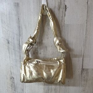 Chic Gold Shoulder Bag for Women